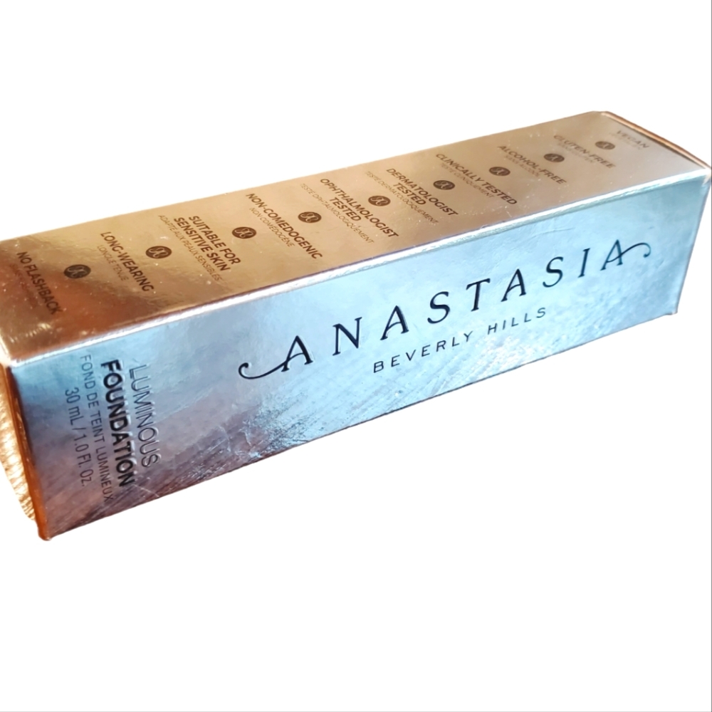 Anastasia 370W Luminous Foundation Beverly Hills